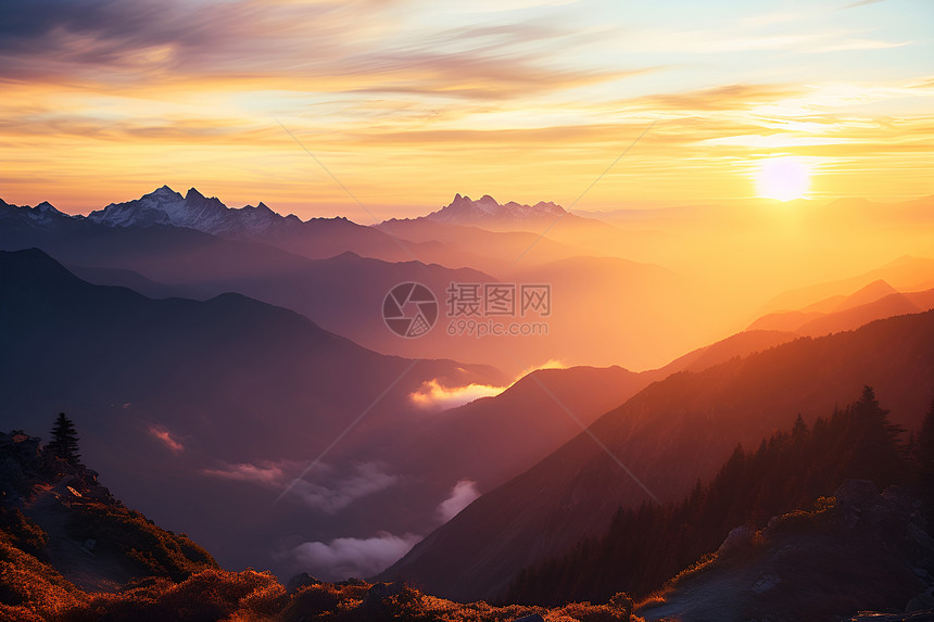 日落时的山脉图片