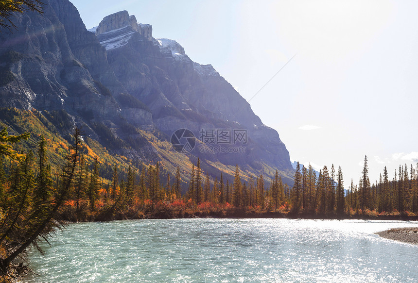 夏季加大落基山脉风景如画的山景图片