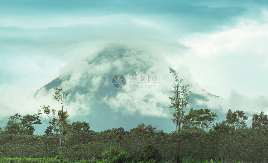 洲风景如画的埃纳尔火山图片