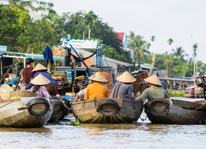 越南湄公河三角洲的木船图片