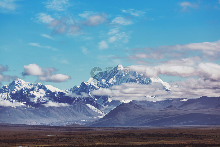 德纳利公园景观德纳利山北美最高的山峰,位于阿拉斯加图片