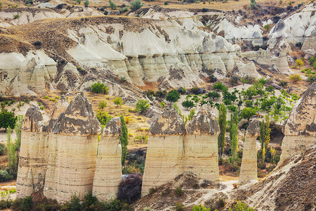 土耳其卡帕多西亚寻常的岩层高清图片