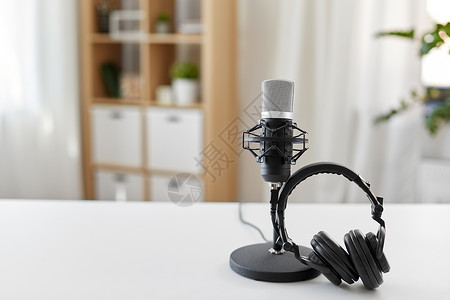 技术音频设备耳机麦克风家庭办公室或录音室家庭办公室的耳机麦克风图片
