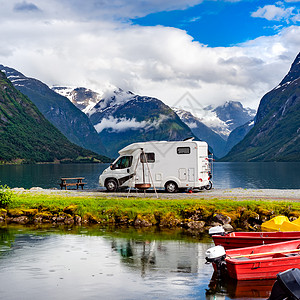 商队汽车、度假美丽的自然挪威自然景观图片