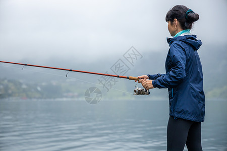挪威钓鱼的女人钓鱼竿上挪威钓鱼图片