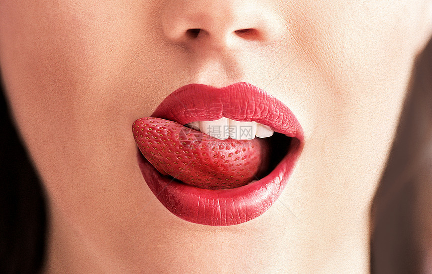 纯红色草莓舌的图像图片