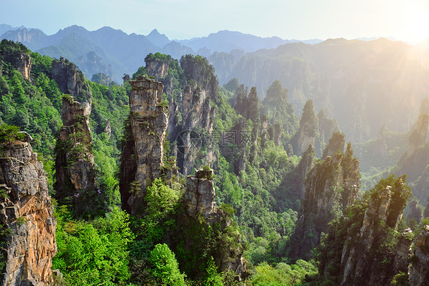 中国著名的旅游景点张家界石柱崖山日落湖南武陵源张家界山脉,中国图片