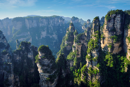 鲁克伦科大教中国著名的旅游景点张家界石柱崖山日落湖南武陵源张家界山脉,中国背景