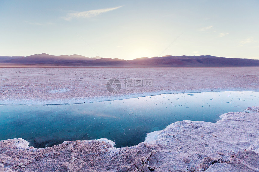 盐水池萨利纳斯格兰德斯盐平朱吉,阿根廷寻常的自然景观图片
