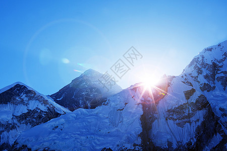 珠穆朗玛峰卡拉帕塔尔,途径珠穆朗玛峰大本营,昆布山谷,尼泊尔图片