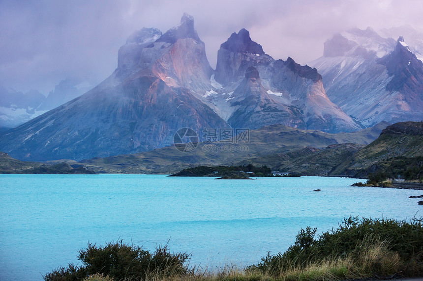 智利托雷斯德尔帕西公园美丽的山景世界著名的徒步旅行地区图片