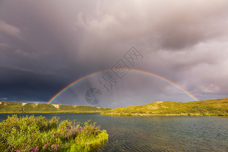 山上的彩虹美丽的自然景观风景如画的冰川公园,蒙大,美国图片