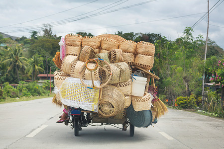 车里的篮子,印度尼西亚,爪哇岛图片