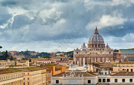 彼得大教堂位于梵蒂冈,意大利罗马的天城堡CastelSantrsquoAngelo俯瞰背景图片
