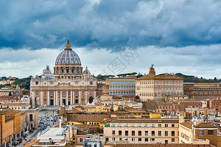 巴西利卡神的彼得大教堂位于梵蒂冈,意大利罗马的天城堡CastelSantrsquoAngelo俯瞰背景