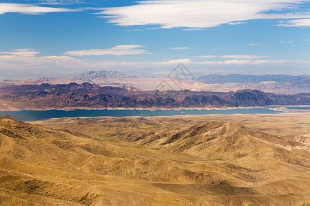 景观自然直升机上俯瞰大峡谷米德湖大峡谷米德湖的鸟瞰图图片