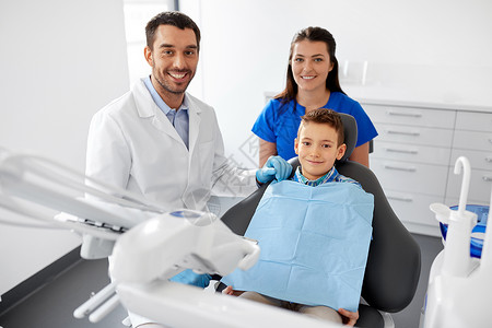 医学,牙科医疗保健快乐牙医,助理儿童病人牙科诊所牙医儿童病人牙科诊所图片