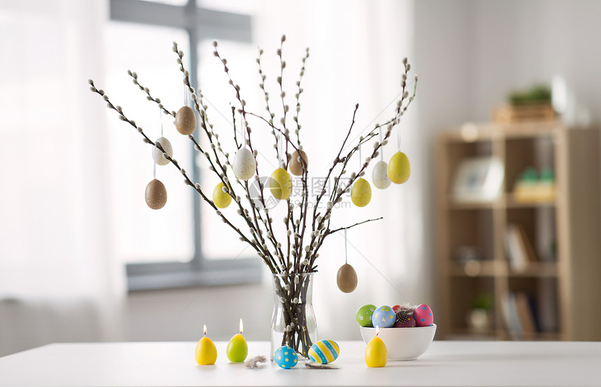 银柳树枝装饰复活节鸡蛋图片