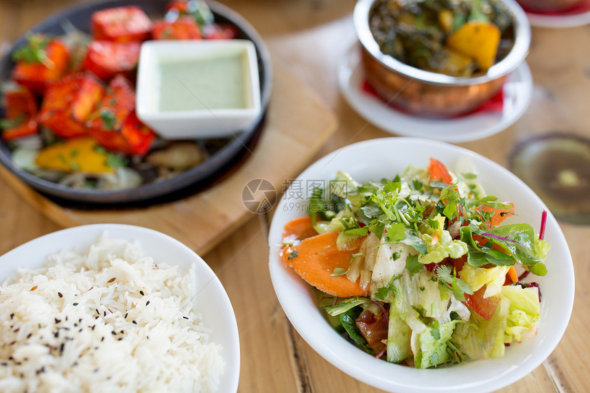 食物,南亚美食,烹饪烹饪蔬菜沙拉碗印度餐厅印度餐厅碗里的蔬菜沙拉图片