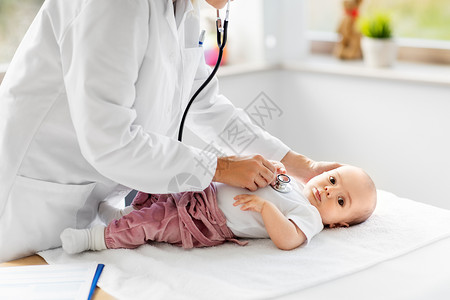 婴儿呼吸暂停专业的护士高清图片