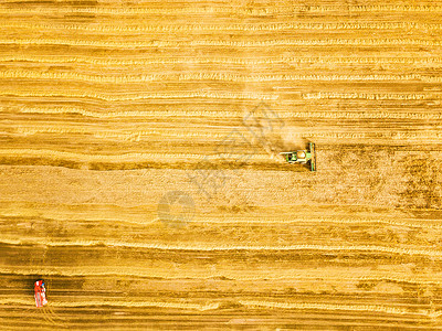 行业领域收割机场景工作联合收割机农业机收获金熟麦田农业空中俯视背景