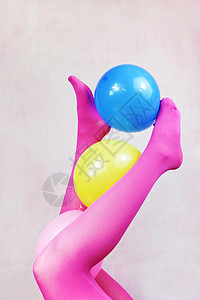 流行艺术关于腿穿粉红色紧身衣气球图片