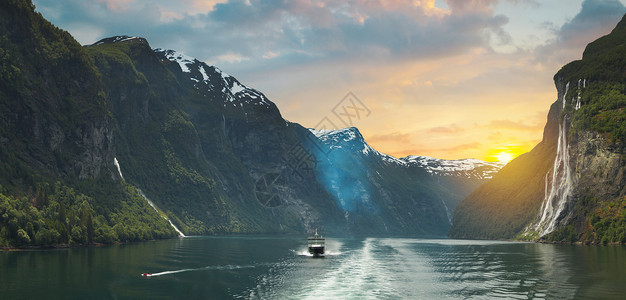 吉兰格峡湾的船挪威图片