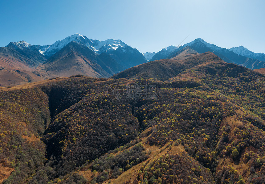 高加索山脉图片