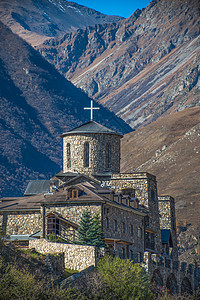 丙氨酸北奥塞蒂亚的费格登修道院高加索山脉背景