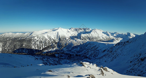 保加利亚的斯科,高山顶部,被雪天全景覆盖高清图片