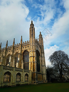 秋天国王学院教堂的正英国剑桥大学背景图片