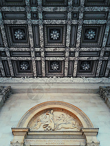 英国剑桥菲茨威廉博物馆入口上方美丽的天花板图片