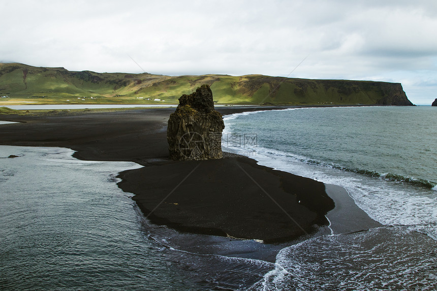 黑沙滩冰岛图片