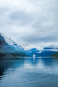 哈丹格峡湾的游轮游轮,游轮上的哈丹格峡湾,美丽的自然挪威图片