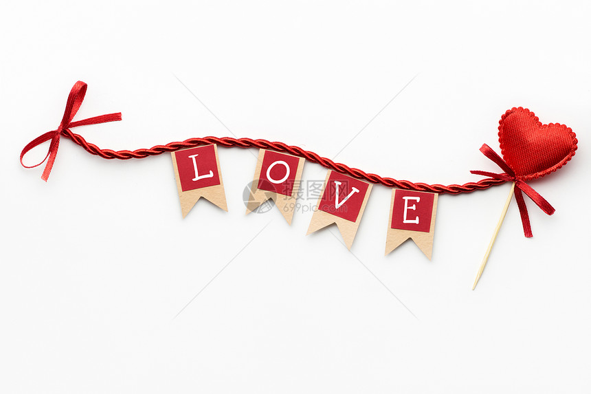 创意情人节照片的与爱的标志心绳子上的白色背景图片