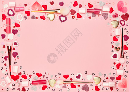 情人节背景粉红色背景上的红心平躺瓦伦丁的天壁纸化妆刷口红指甲油图片