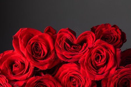 心形玫瑰情人节的心形玫瑰花图片