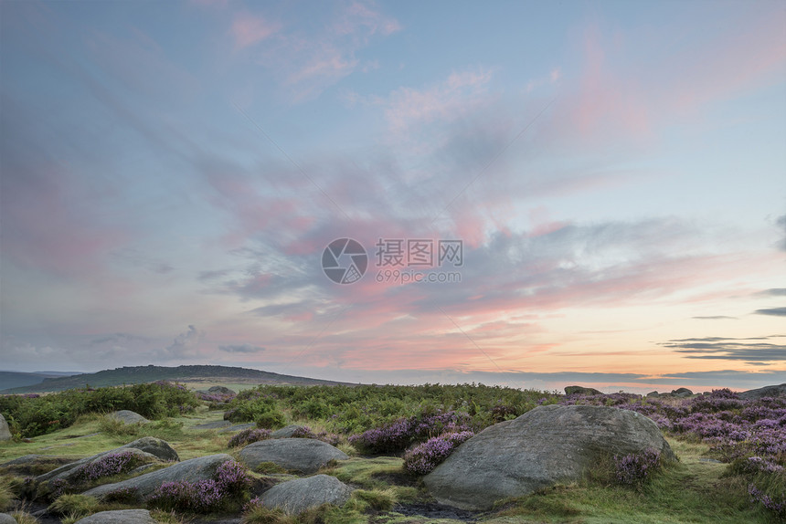 惊人的黎明日出景观形象石楠希格托I美丽的黎明日出景观形象石楠希格托夏季英国高峰地区图片