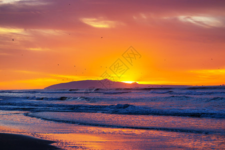 美丽的彩色日落海边适合壁纸背景图像高清图片