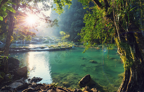 金赖瓜美丽的天然游泳池SEMUCChampey,兰金,危地马拉,洲背景