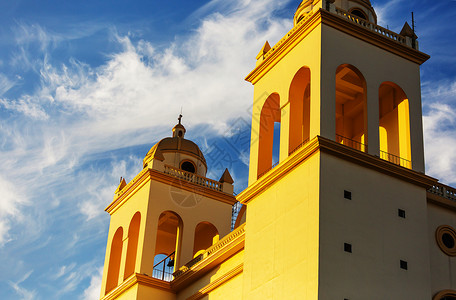 卡特兰洲萨尔瓦多美丽的殖民建筑背景
