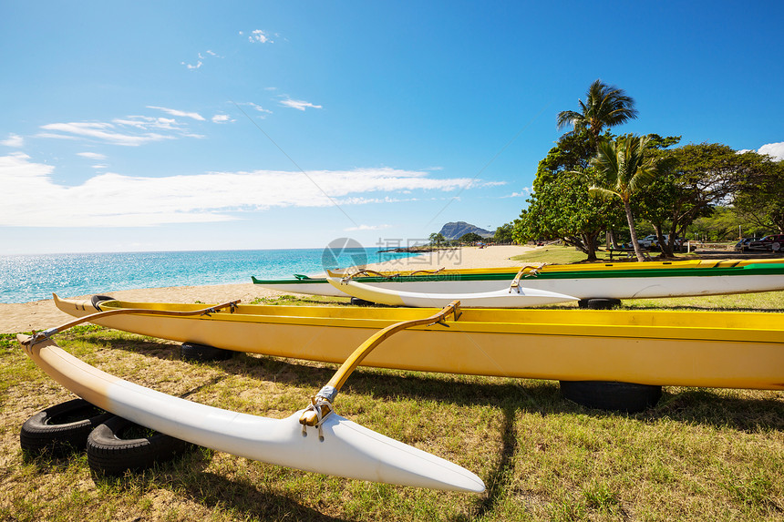 夏威夷船只夏威夷海滩上的独木舟图片