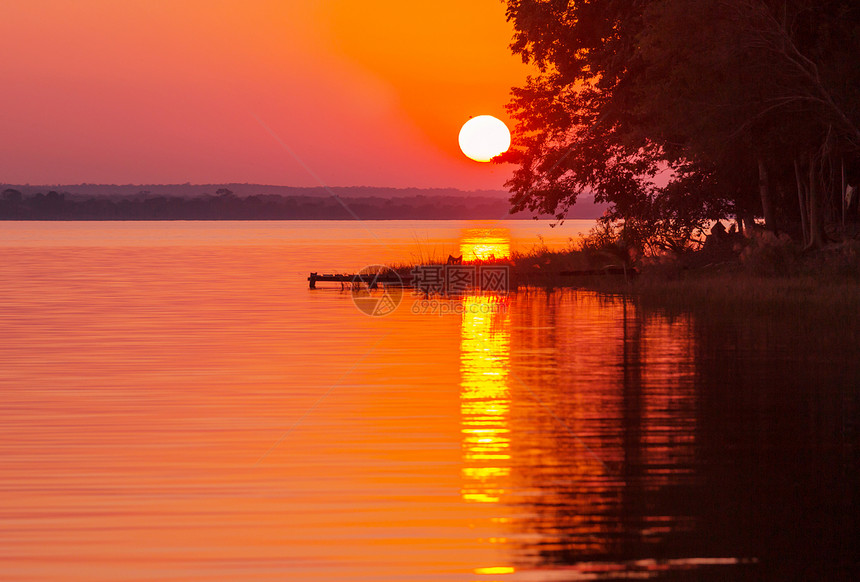 佩顿湖危地马拉PetenItza湖的日落场景洲图片