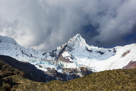 科迪勒拉美丽的山脉景观科迪勒拉胡亚瓦什,秘鲁,南美洲图片