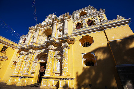 安提瓜岛殖民建筑古老的安提瓜危地马拉城洲背景图片