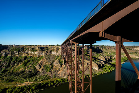 蛇河秘鲁桥附近的双胞胎瀑布,爱达荷州,美国图片