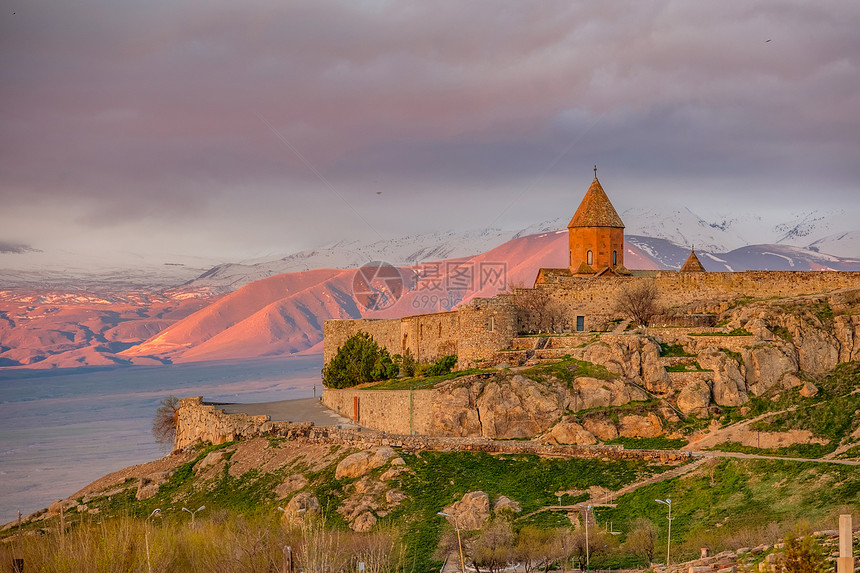 亚美尼亚古修道院KhorVirap,日出时背景为Ararat山成立于21662图片