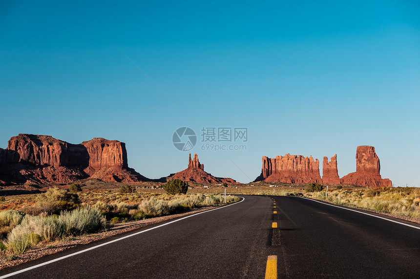 纪念碑山谷的空景公路美国亚利桑那州丰碑谷的空景公路图片