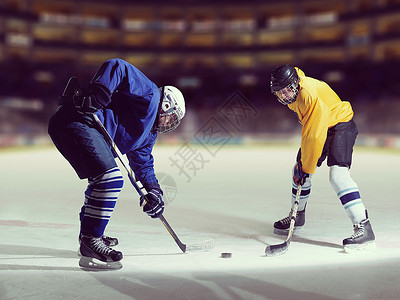 冰球运动运动员比赛冰球运动运动员高清图片