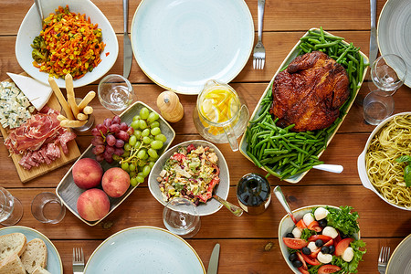 食物,烹饪,感恩节饮食各种菜肴上桌顶部餐桌上的各种食物图片